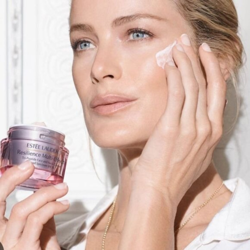 Estee Lauder Resilience Multi-Effect Night Tri-Peptide Face &‎ Neck Creme - Picture 3 of 10